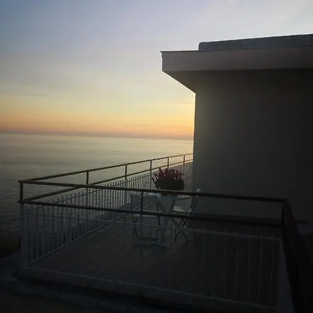 Dely' House Bed & Breakfast *