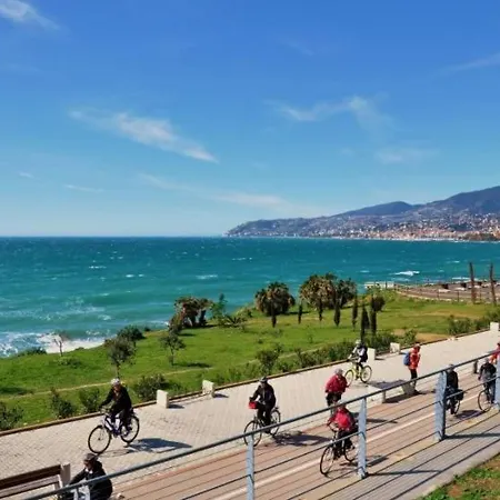 Dely' House 住宿加早餐酒店 圣雷默