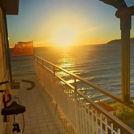 住宿加早餐酒店 Dely' House 圣雷默