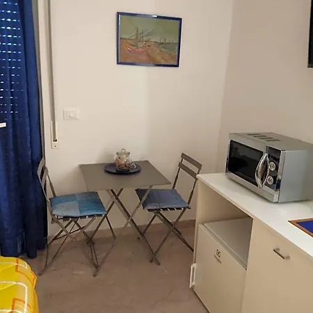 Dely' House Alojamento de Acomodação e Pequeno-almoço Sanremo